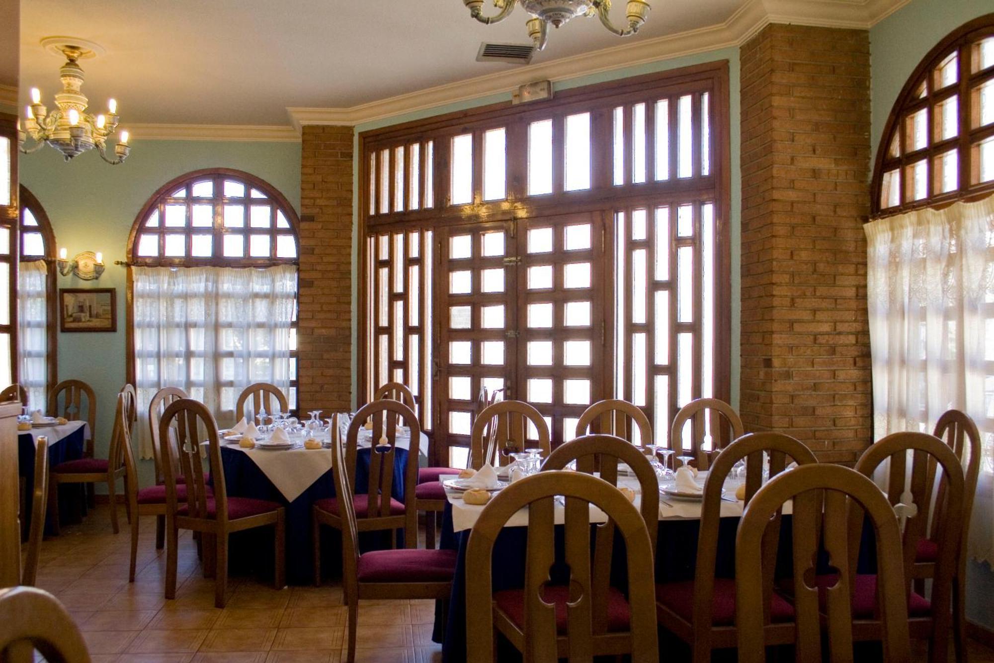 Hotel Perales Talavera de la Reina Exterior photo