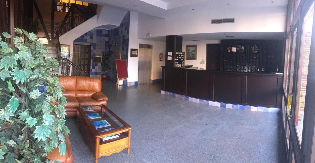 Hotel Perales Talavera de la Reina Exterior photo